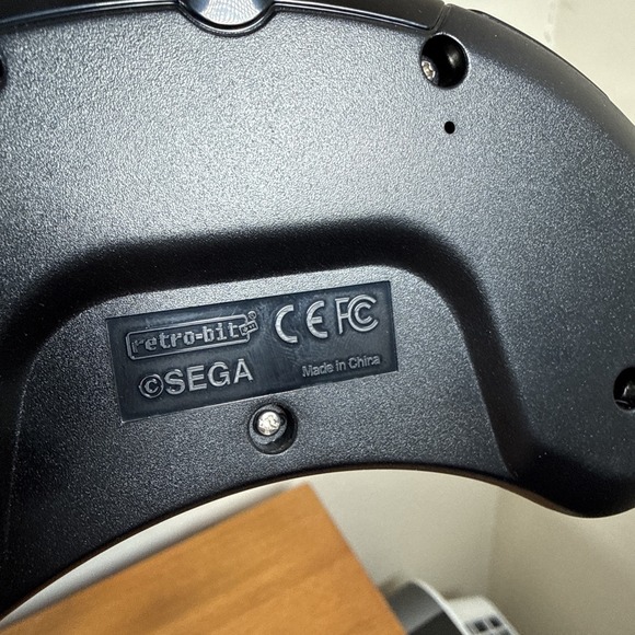 Retro-Bit 2.4 GHz Wireless Controller 8-Button Sega Saturn Genesis Mini V2 Black - Picture 10 of 10